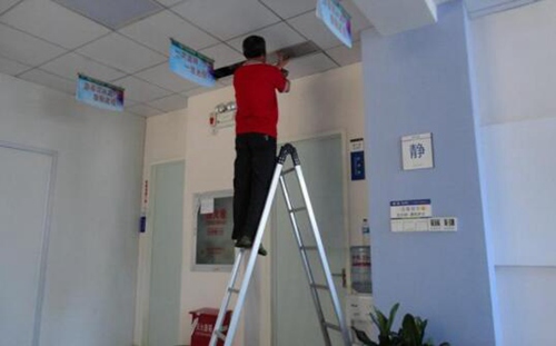 .过滤网太脏。